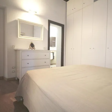 Domus Crispi Center Apartament *