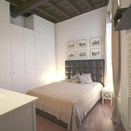 Domus Crispi Center Apartament *